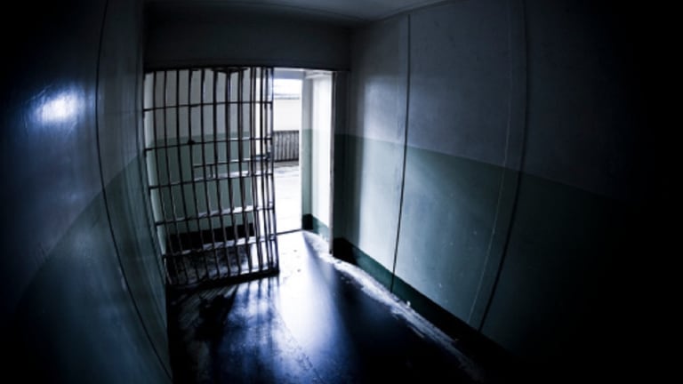 FEMALE JAIL SERGEANT RAPED AND BEAT BY INMATE INSIDE JAIL