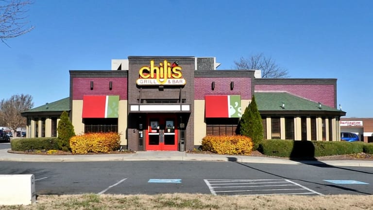 CHILI'S GETS 84.50 B FOOD SAFETY SCORE, PHONE CHARGER FOUND IN LETTUCE