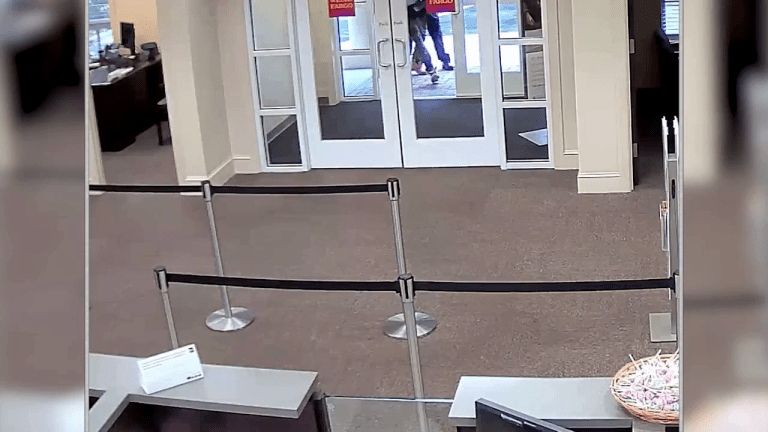 VIDEO SHOWS WELLS FARGO BANK ROBBERY $100,000 GONE IN LESS THAN 60 SECONDS 