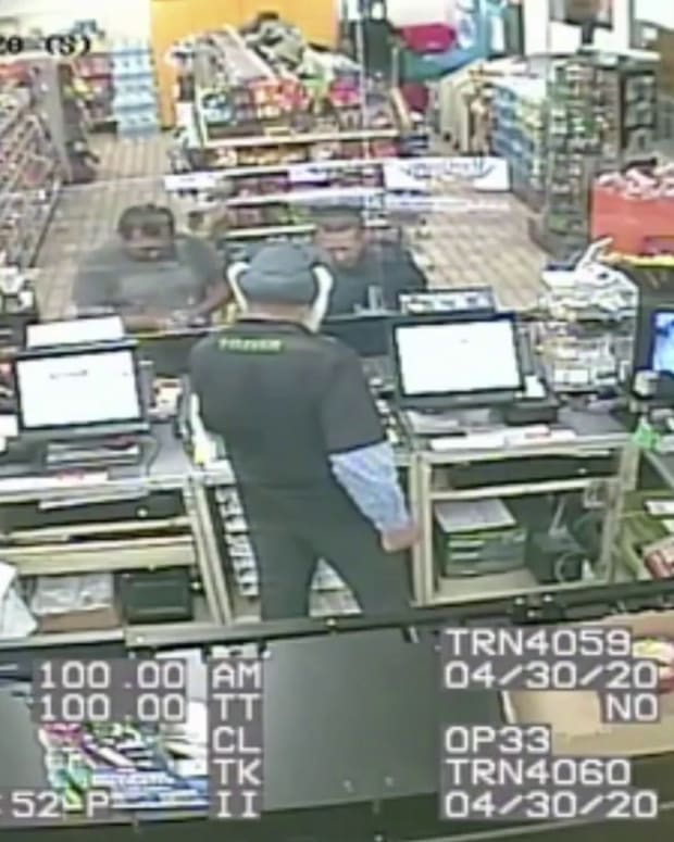 Video Montebello police searching for suspects in convenienc