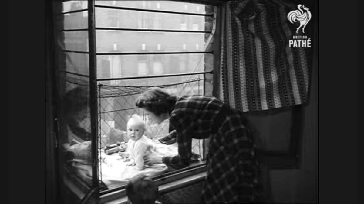 The story of baby cage, the invention intended to make infants get caught