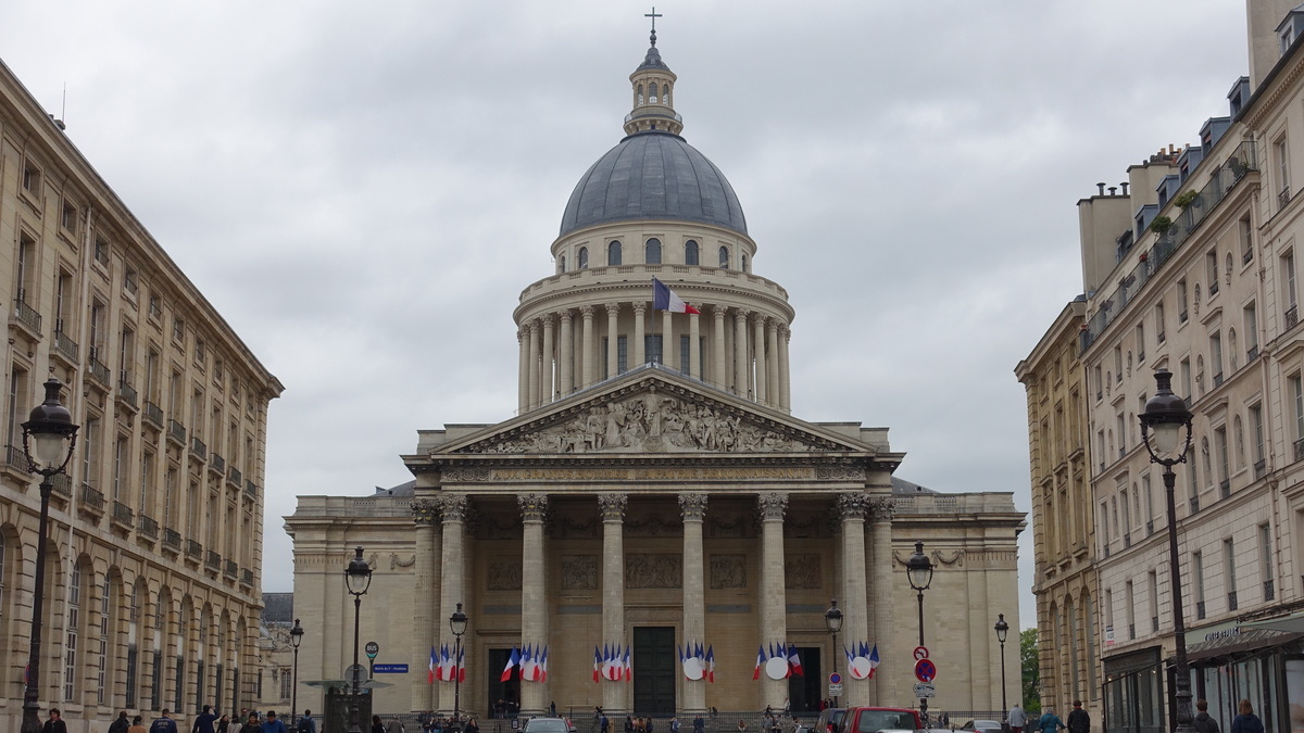 The incredible history of the clandestine catering of the pantheon clock