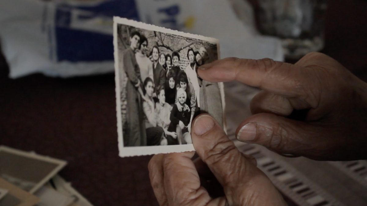 "The words they had one day", silence and 1001 stories of a moment of hope