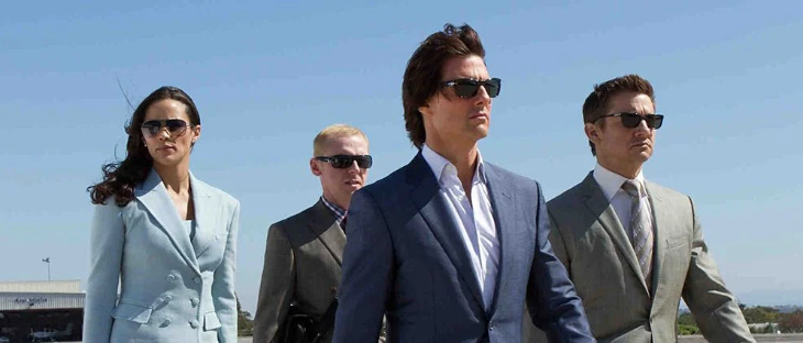 Paula Patton (Jane Carter), Simon Pegg (Benji Dunn), Tom Cruise (Ethan Hunt) and Jeremy Renner (William Brandt) Incognito - Ou almost - in Mission Impossible: Ghost Protocol, released in 2011. | Paramount pictures