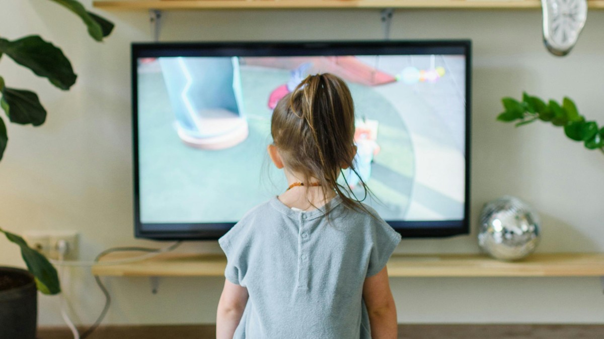 My child reads the same story, watch the same film or play the same loop game, is it worrying?