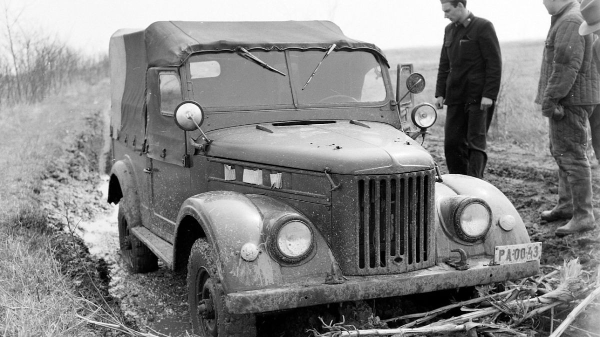 Ukraine: Russia sends its soldiers on the front line to cars dating from the 1950s