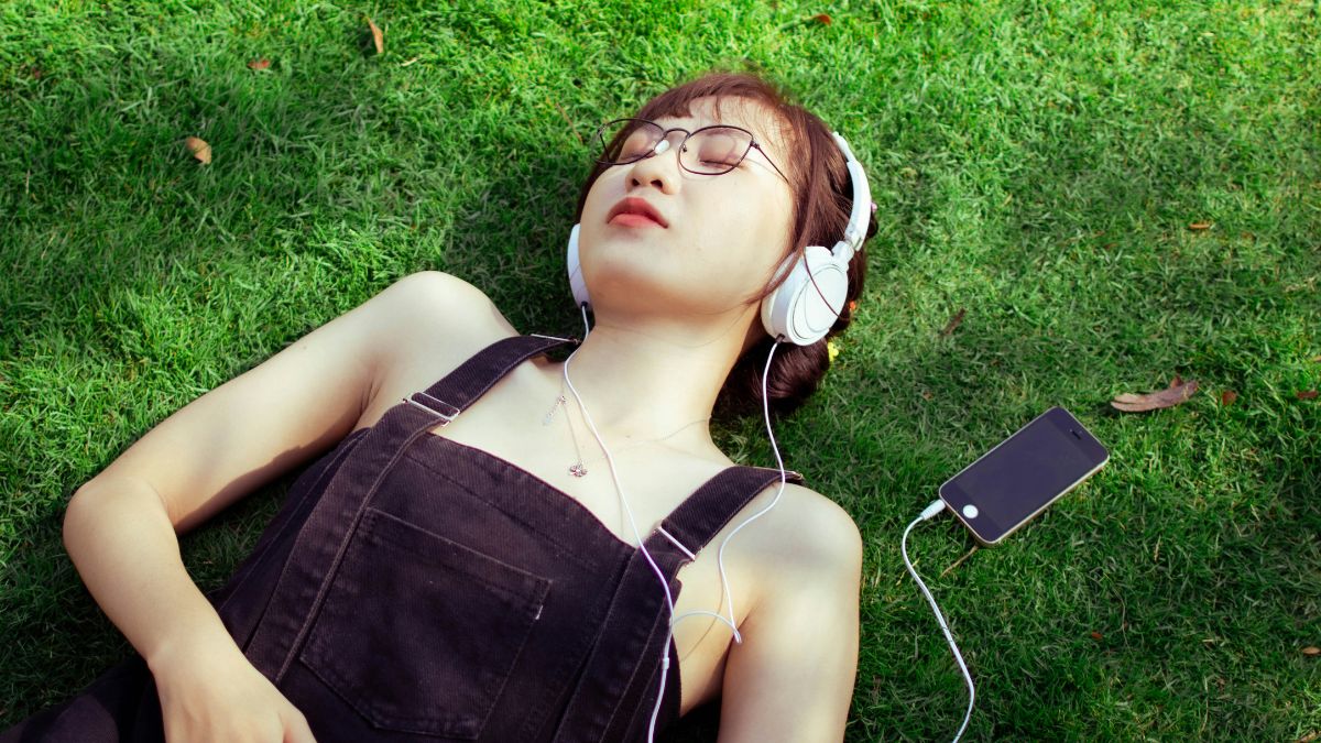 How Tiktok and streaming have turned upside the way in which Z and Alpha generations listen to music