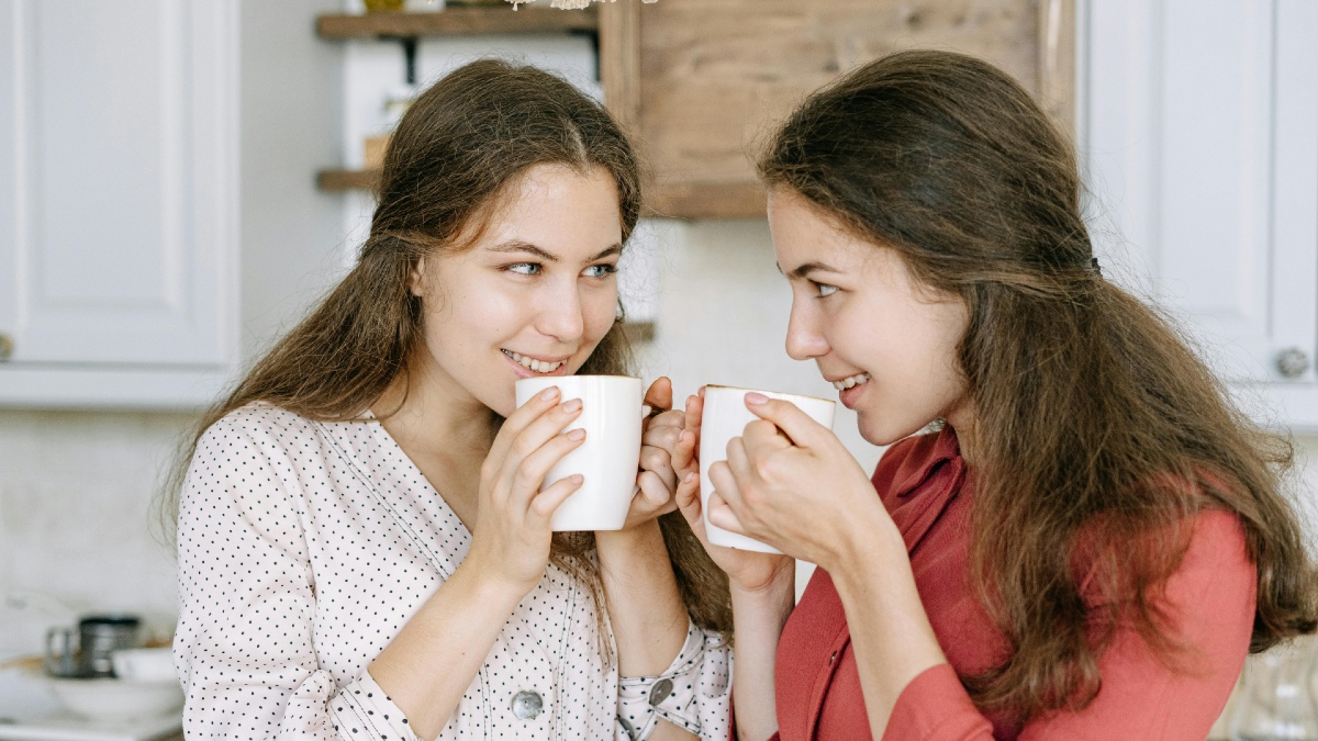 Twins have created the UMERI, a language that they alone can understand