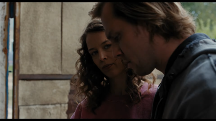 Who looks and how? Rebound question between Laura (Paula Beer) and Max (Enno Trebs), question of cinema, question of possibility - or in common. | Screen capture Films from the diamond via YouTube