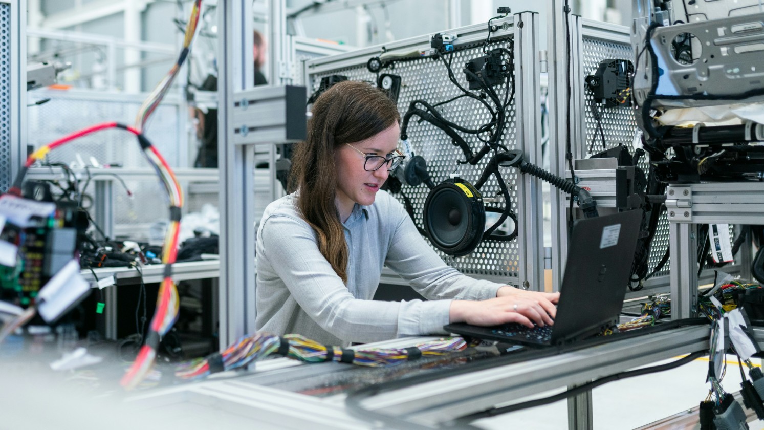 Women use AI less than men at work for fear of being tried