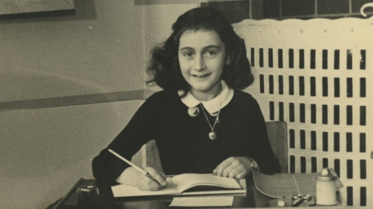 Self-censorship and rewriting of her father: why the original “The Diary of Anne Frank” is not completely authentic