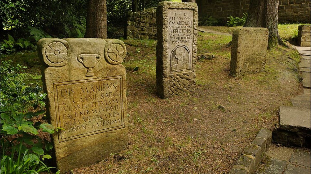A mysterious 1,900-year-old Roman stele found… in a garden in New Orleans
