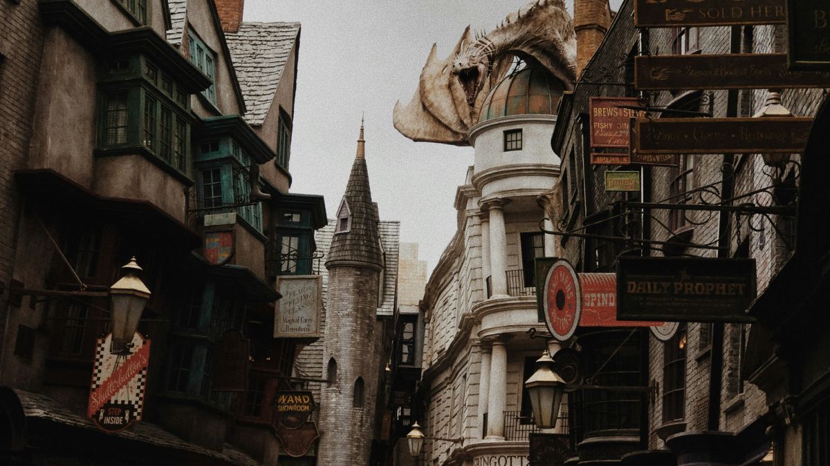 Romantasy: how a fanfiction inspired by "Harry Potter" sparked a real editing phenomenon