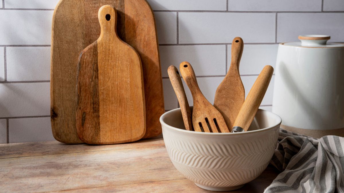 You're eating too many microplastics, here are some tips to get them out of your kitchen