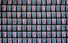 In thirty-five years, no one has deciphered this enigma hidden in a sculpture, its creator wants to sell the solution