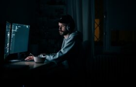 Going to bed after midnight makes you cynical and impulsive