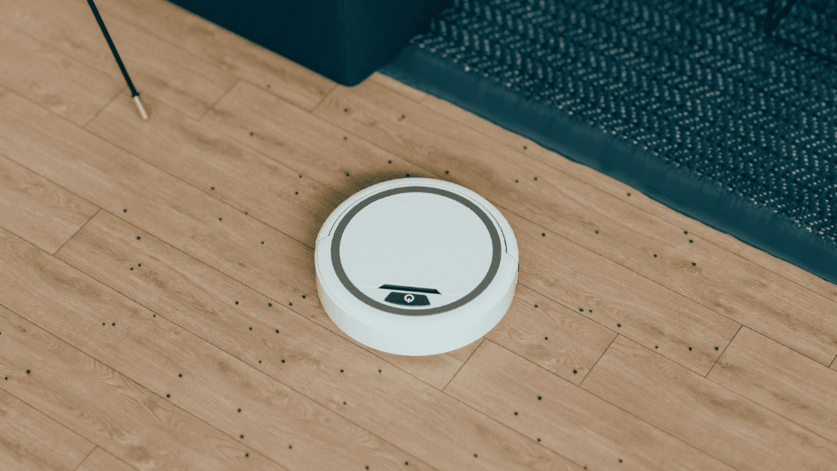 By tinkering with his robot vacuum cleaner, he manages to take control of 7,000 personal devices