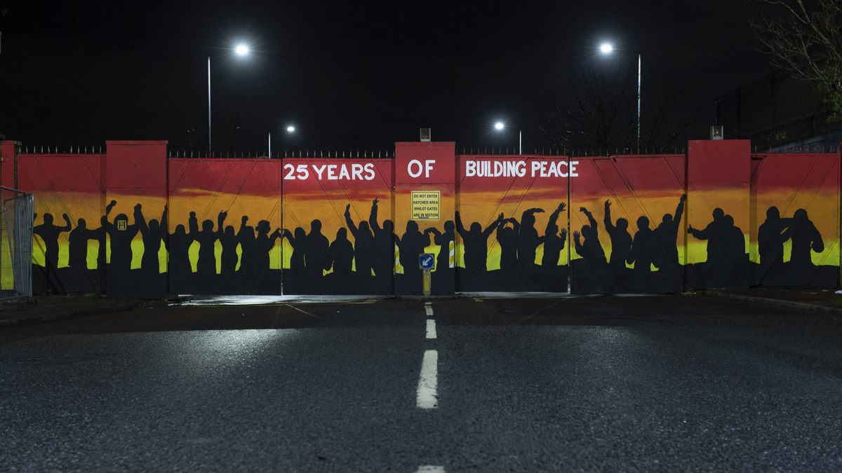 In Northern Ireland, the “peace walls” still separate the two communities of Belfast