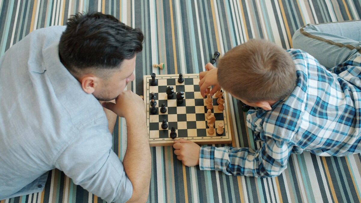 Playing chess, a good shot for success and academic learning?