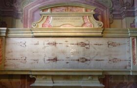 The mystery of the Shroud of Turin gets complicated: cod DNA was found on it