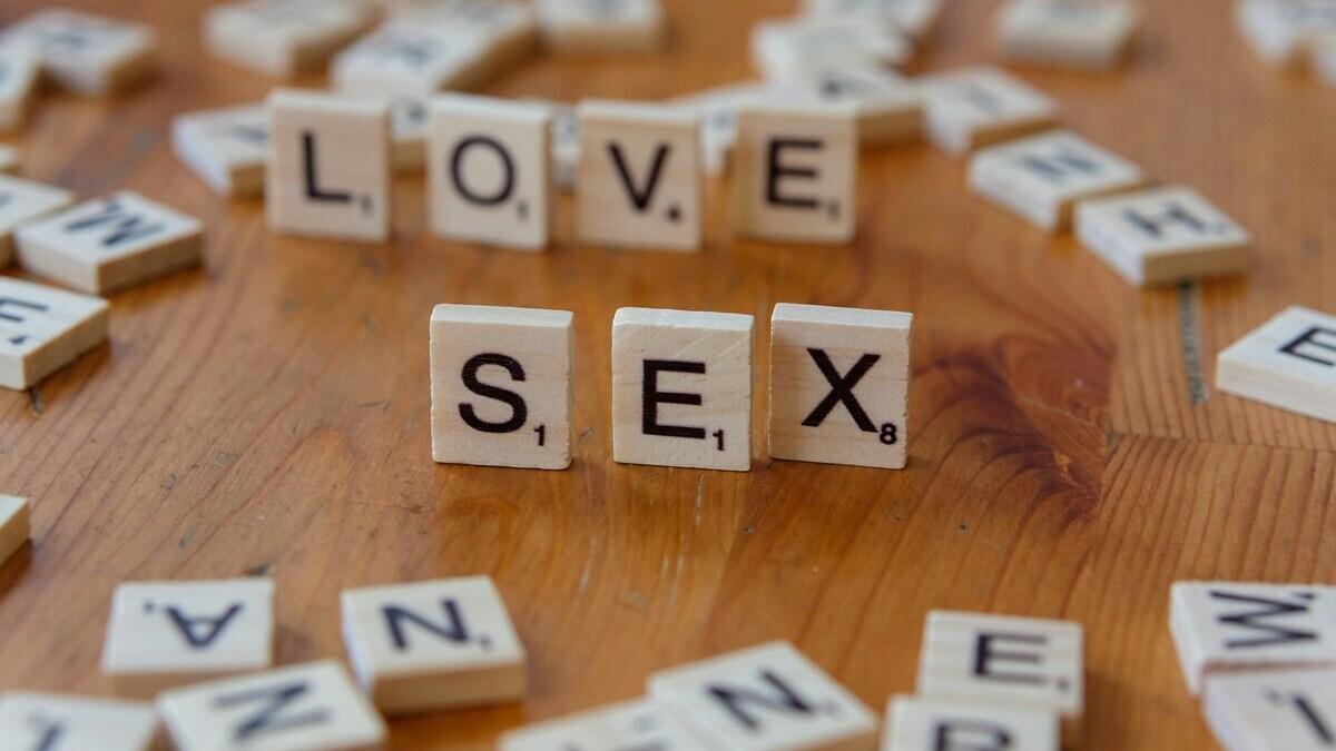 What are the consequences of early porn consumption among young people?