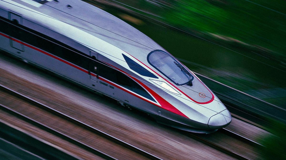 Cool, a new anxiety: solar storms could cause train accidents