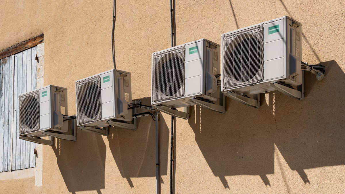 When the refusal to adopt air conditioning becomes the expression of misplaced national pride