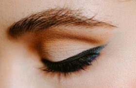 Why this eyeliner automatically makes you an (old) millennial